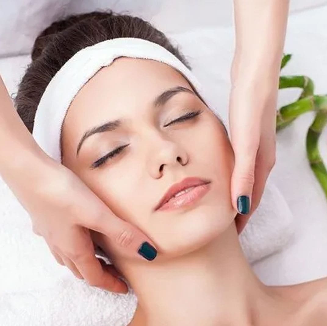 Face Cleanup + Massage at home